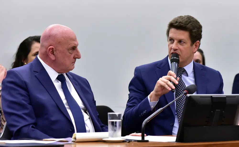 Salles tumultua a CPI do MST com pergunta sobre a ditadura e gera reação de deputadas