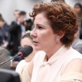 Câmara bloqueia salário e verba parlamentar de Carla Zambelli
