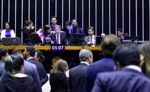 Câmara aprova arcabouço fiscal, sem emenda defendida pelo governo