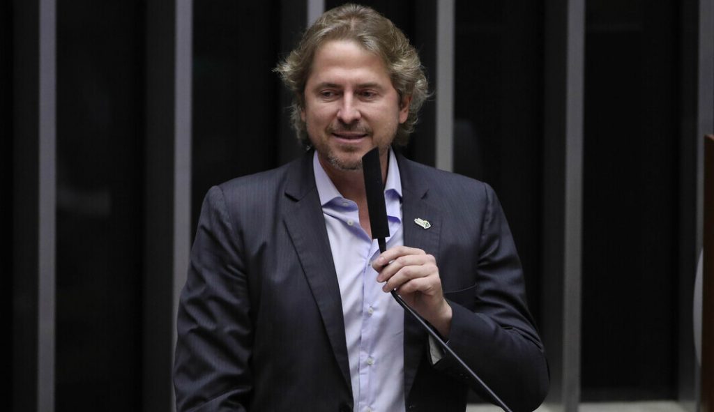 Líder do PT deve apresentar parecer sobre recomposição do ICMS aos municípios na próxima semana