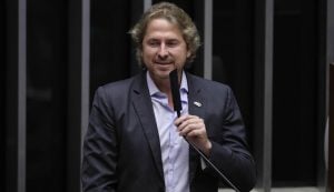 Câmara aprova projeto para compensar estados por perdas com ICMS de combustíveis