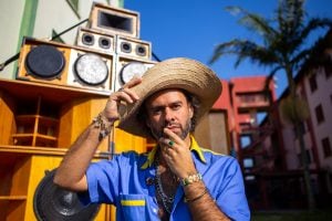 Filho de retirantes, Marcelo Jeneci mergulha na canção popular do Nordeste
