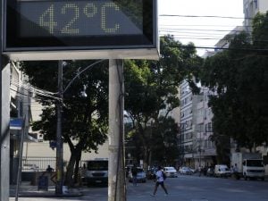Brasil enfrenta onda de calor com previsão de 40°C no inverno; entenda os motivos