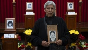 Peru: Famílias recebem restos mortais de vítimas de massacre em universidade após 31 anos