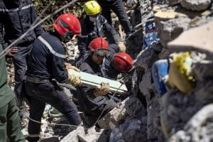 Marrocos corre contra o tempo para encontrar sobreviventes de terremoto; quase 2,9 mil morreram