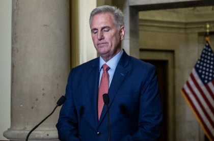 Presidente da Câmara dos EUA pede abertura de processo de impeachment de Biden