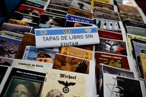 Polícia desmantela gráfica de publicações nazistas na Argentina