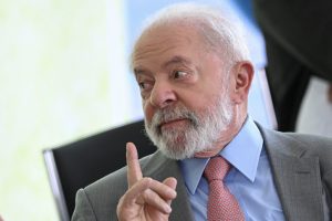 Em nova tentativa de aproximação, Lula oferece dois horários para encontro com Zelensky em Nova York