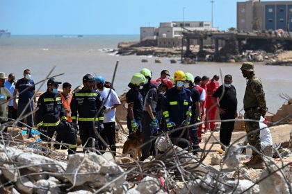 Ajuda internacional chega à Líbia após inundações devastadoras