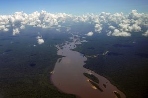 Helicóptero de militares da Guiana desaparece perto da Venezuela
