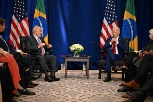 Brasil e EUA devem se comportar como amigos em busca de objetivos comuns, diz Lula a Biden