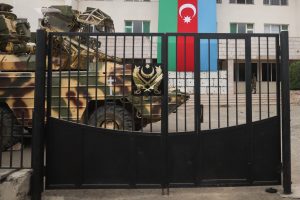 Separatistas de Nagorno-Karabakh entregam armas ao Azerbaijão e negociam retirada de tropas