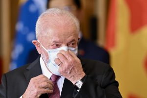 Lula deve trabalhar no Palácio da Alvorada por pelo menos 3 semanas após cirurgia
