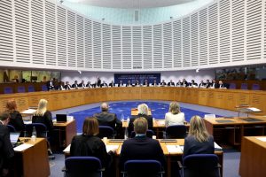 Tribunal europeu examina denúncia de jovens contra inação climática