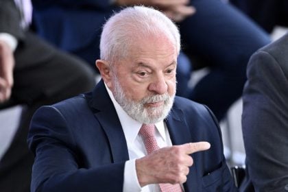 Após ver Biden em piquete nos EUA, Lula diz esperar convite de sindicatos para repetir a cena no Brasil