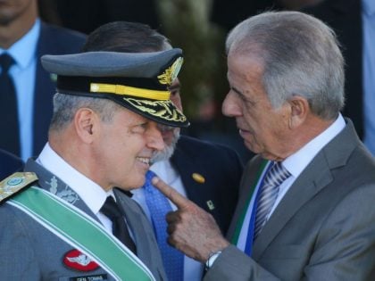 Comandante do Exército cobra ‘previsibilidade orçamentária’ em cerimônia com Lula