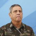 Braga Netto ‘culpa’ outro general por nomeação de Rivaldo Barbosa na chefia da Polícia Civil do Rio
