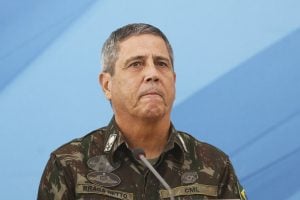 Braga Netto 'culpa' outro general por nomeação de Rivaldo Barbosa na chefia da Polícia Civil do Rio