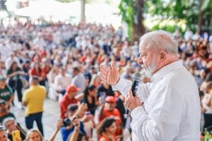 Cirurgia de Lula fica para depois de viagens a Cuba, México, Índia e EUA