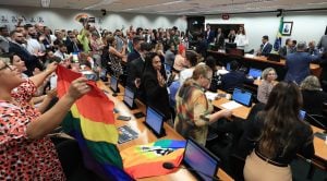 Comissão da Câmara adia votação de projeto que tenta proibir o casamento homoafetivo