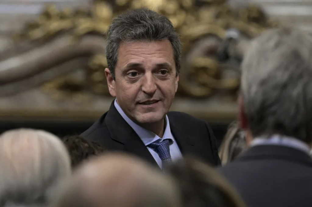 Argentina anuncia bônus de 94 mil pesos para trabalhadores informais