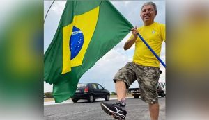 Blogueiro condenado por planejar atentado a bomba chega a Brasília