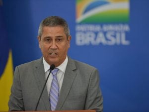 Mensagens revelam que Braga Netto prometeu 'dar uma força' a investigados por fraude em intervenção no Rio