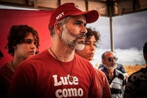 UFPB recomenda que professor não use camisetas do MST; docente denuncia perseguição