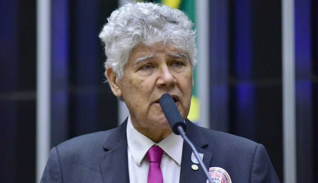 Chico Alencar: Taxar os fundos de super-ricos é justo, mas haverá dificuldade no Congresso