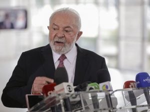 Lula comemora resgate de brasileiros na Cisjordânia e volta a pedir cessar-fogo no Oriente Médio