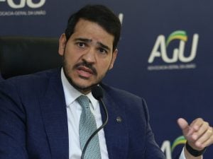 Principal mensagem sobre o 8 de Janeiro é a necessidade de regular as redes, diz AGU