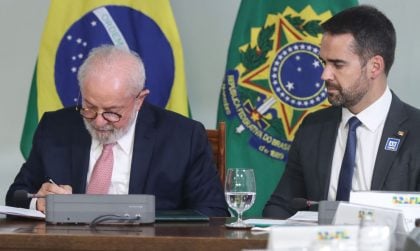 ‘Penso diferente, mas torço a favor’, diz Eduardo Leite a Lula