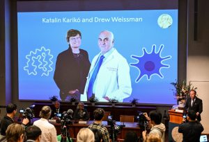 Responsáveis pela tecnologia da vacina da Covid-19 ganham Nobel de Medicina