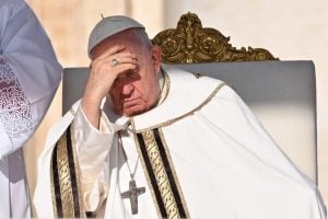 'O mundo está desmoronando', alerta papa em novo texto sobre mudança climática