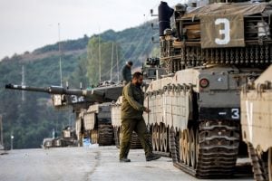 Israel concentra tropas para potencial invasão de Gaza