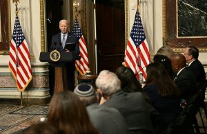 ‘Deixamos claro aos iranianos: tenham cuidado’, diz Biden sobre conflito Israel x Hamas