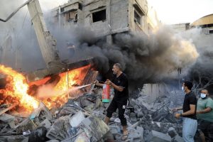 Mortes em Gaza passam de 2.200, incluindo 724 crianças