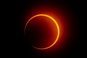Eclipse exibe 'anel de fogo' no céu do continente americano; veja fotos