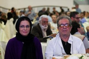 Cineasta iraniano Dariush Mehrjui e sua esposa são mortos em casa