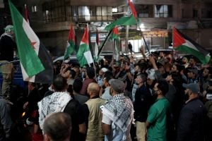 Protestos contra ataque a hospital de Gaza reúnem milhares em países árabes; veja imagens