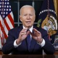 Biden anuncia novo perdão de dívidas estudantis nos EUA