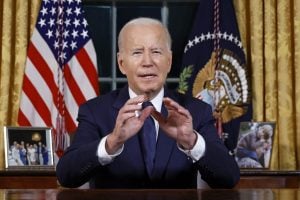 Biden anuncia novo perdão de dívidas estudantis nos EUA