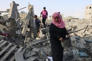 Mortes em Gaza após bombardeios de Israel passam de 4,6 mil, segundo novo balanço
