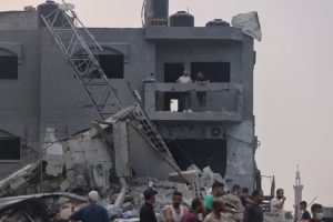 Israel entra por terra na Faixa de Gaza em busca de reféns do Hamas