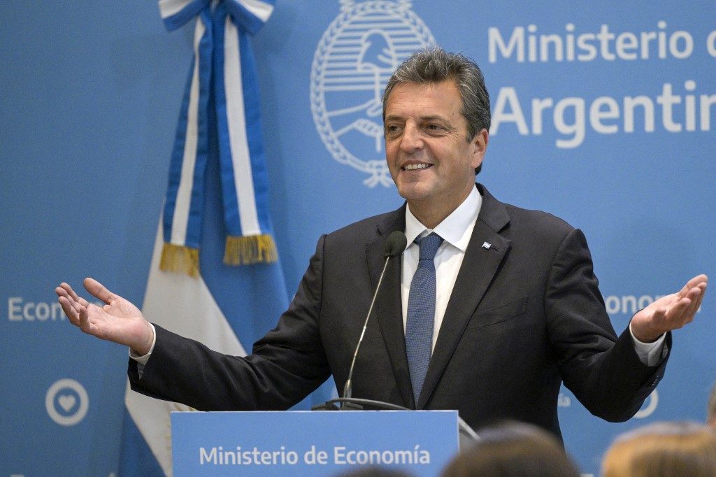 Massa elogia Lula e exalta ‘gratidão’, mas evita pedir apoio contra Milei no 2º turno