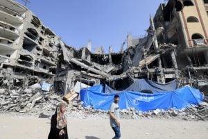Bombardeios de Israel contra Gaza matam 50 em uma hora, diz Ministério da Saúde