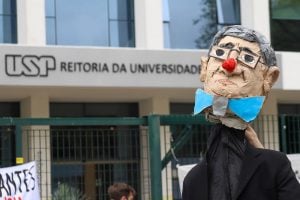 Centros acadêmicos vão à Justiça contra medida da USP que pode reprovar em massa