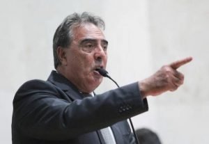 Justiça retira mandato de vereador paulistano após ataques a judeus
