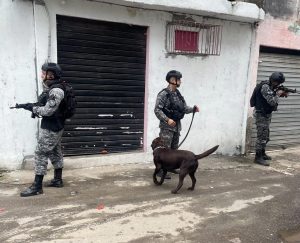Operação contra o crime organizado no Complexo da Maré entra no 4º dia
