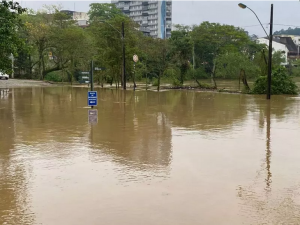 Alerta de chuva em Santa Catarina impede primeira semana de Oktoberfest